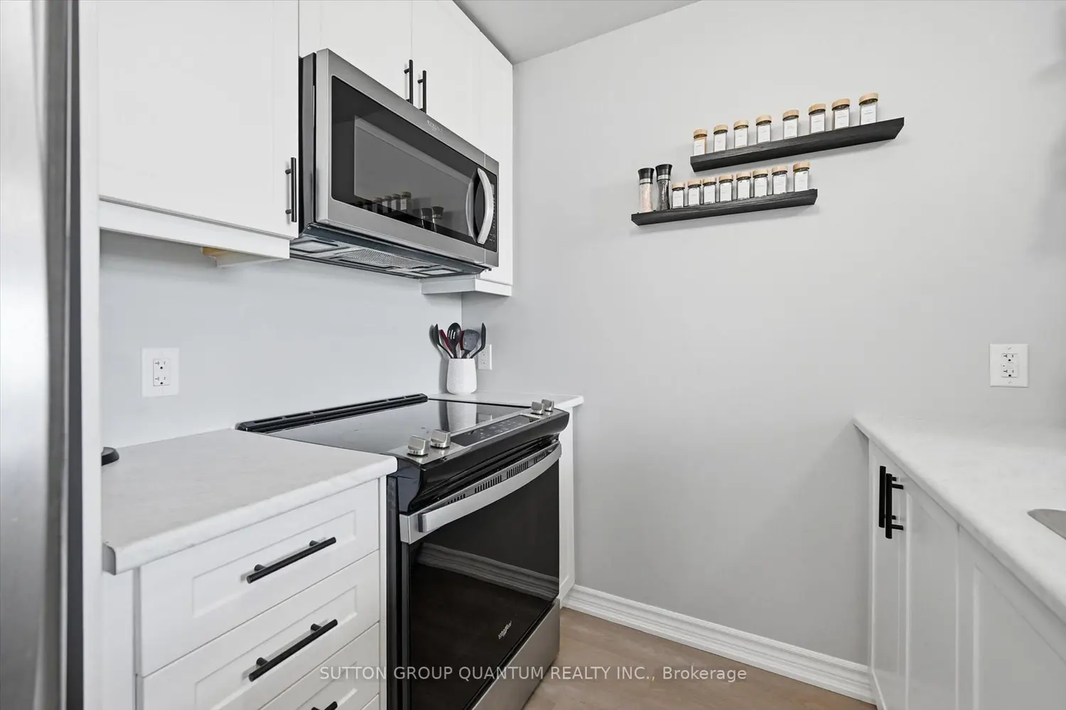 450 Dundas Street 514 photo 4