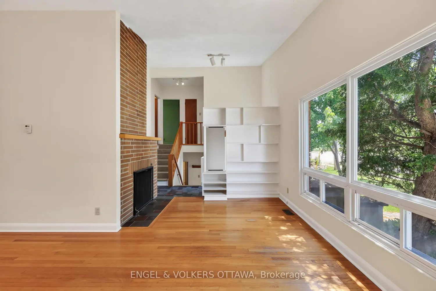 1363 Heron Road photo 5