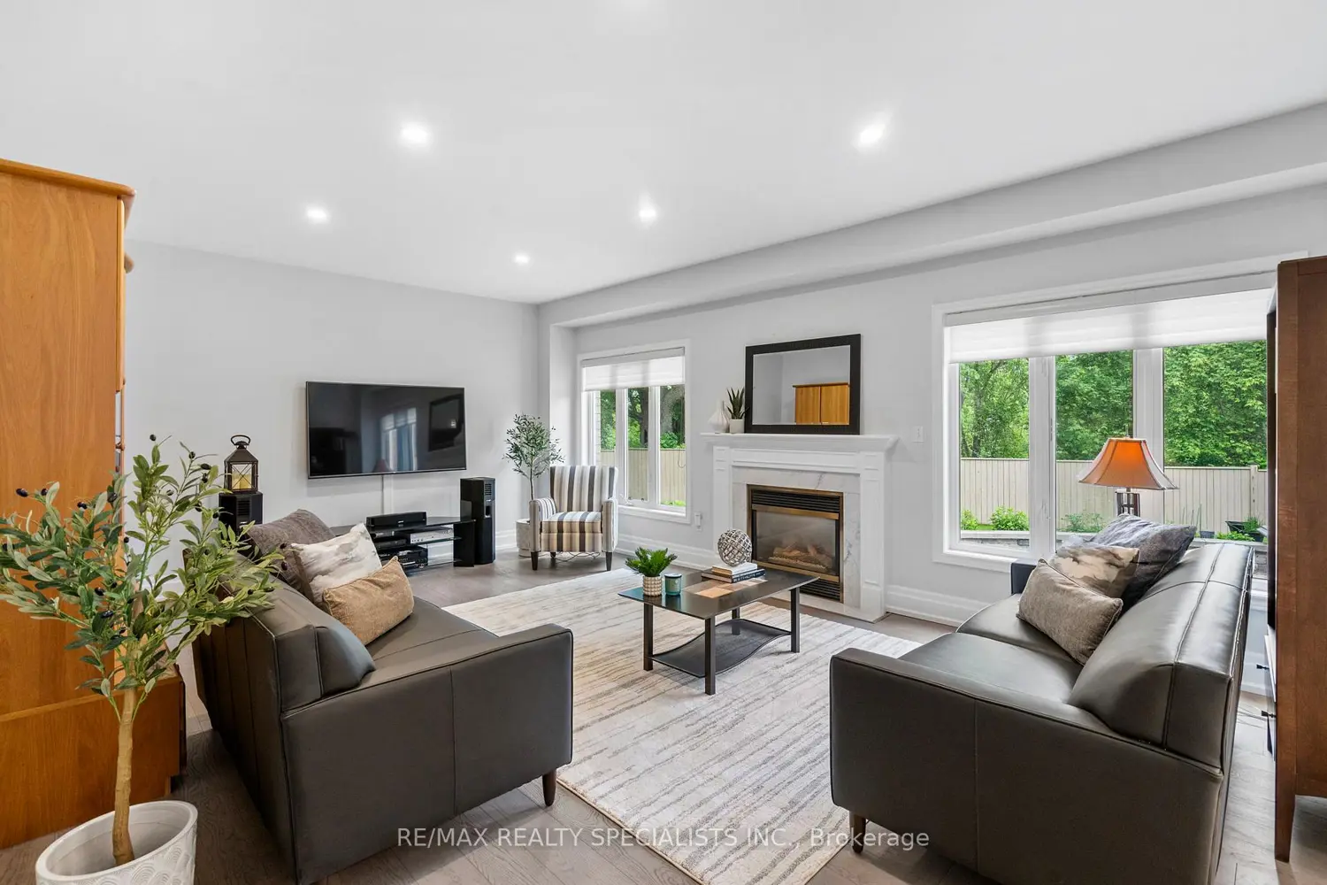 5397 Roanoke Court photo 4