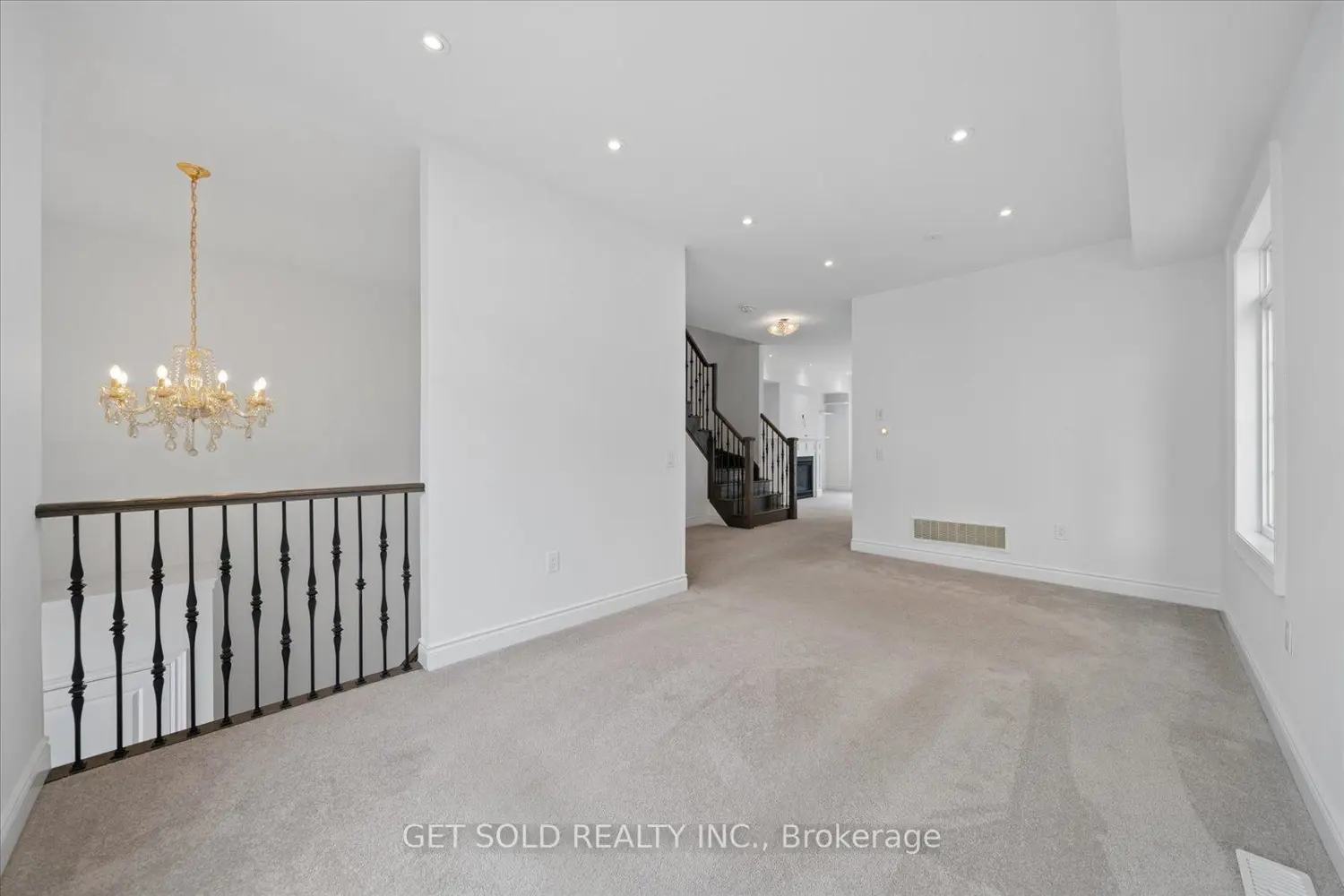 1761 Magenta Road photo 2
