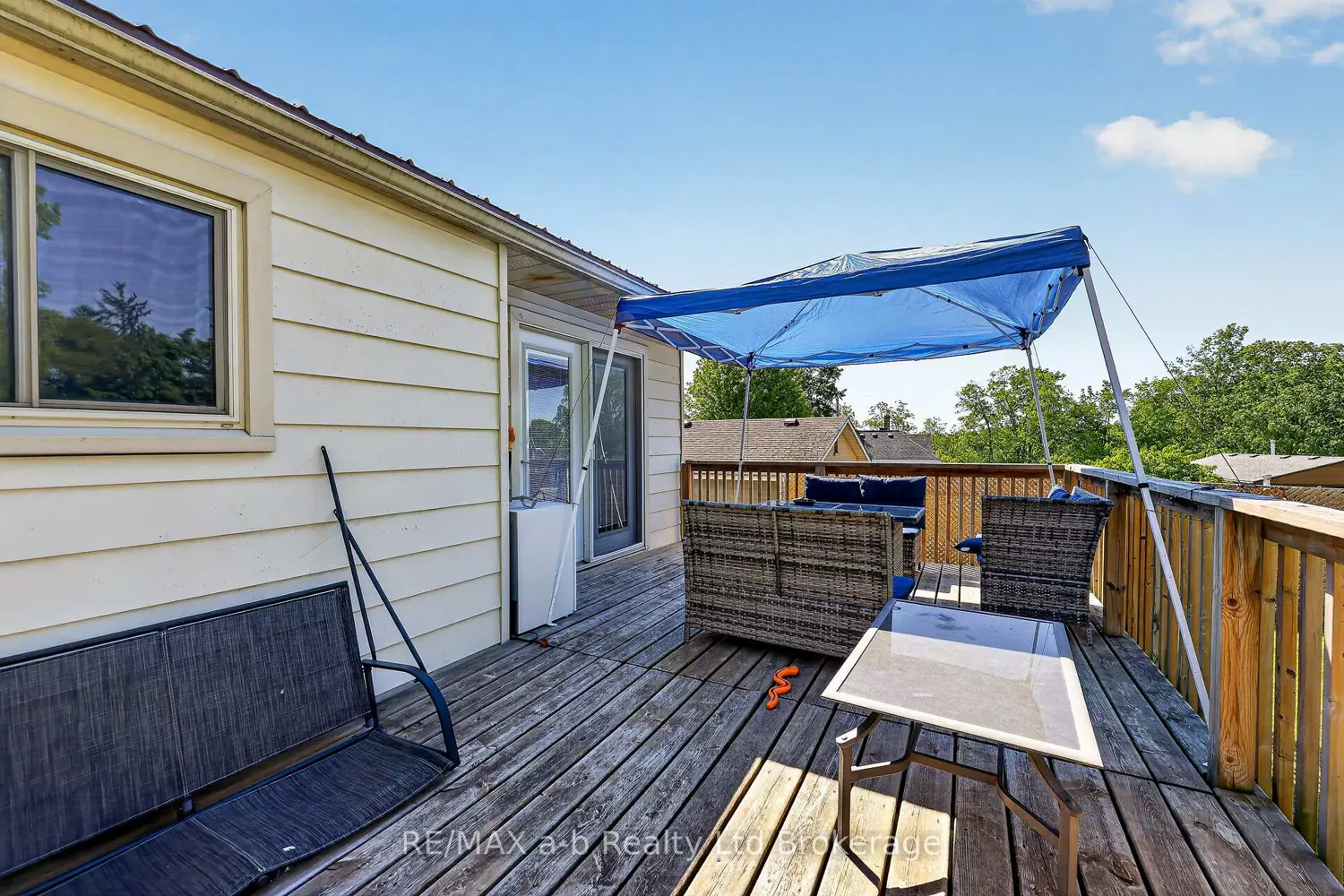 151 Mckeand Street photo 5