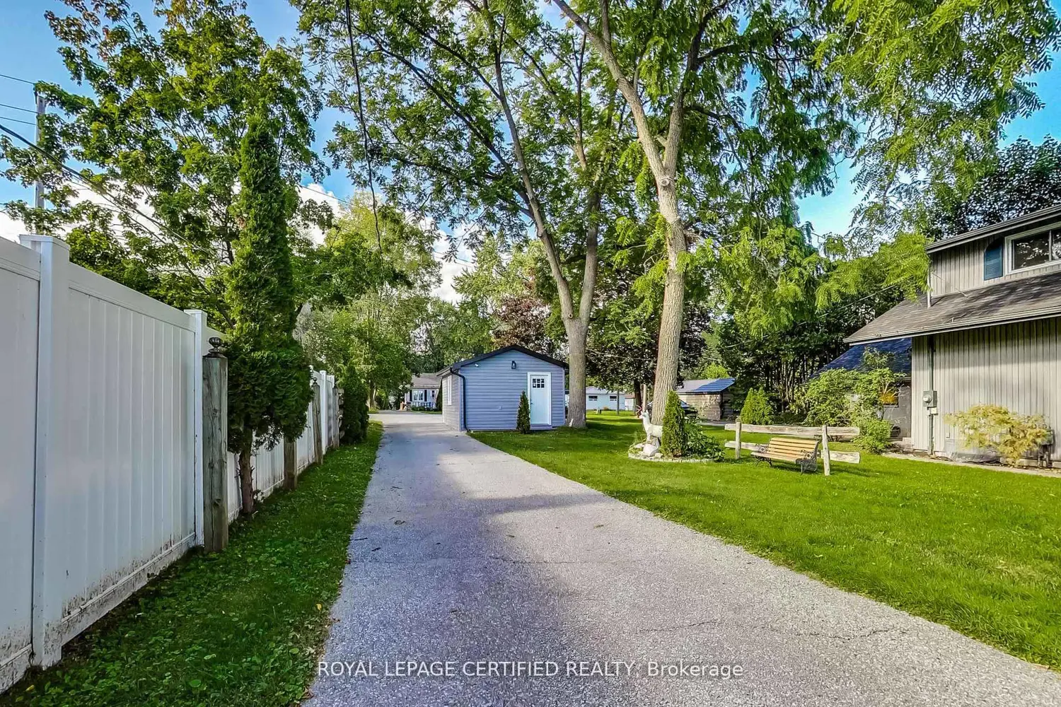 69 Olive Crescent photo 2
