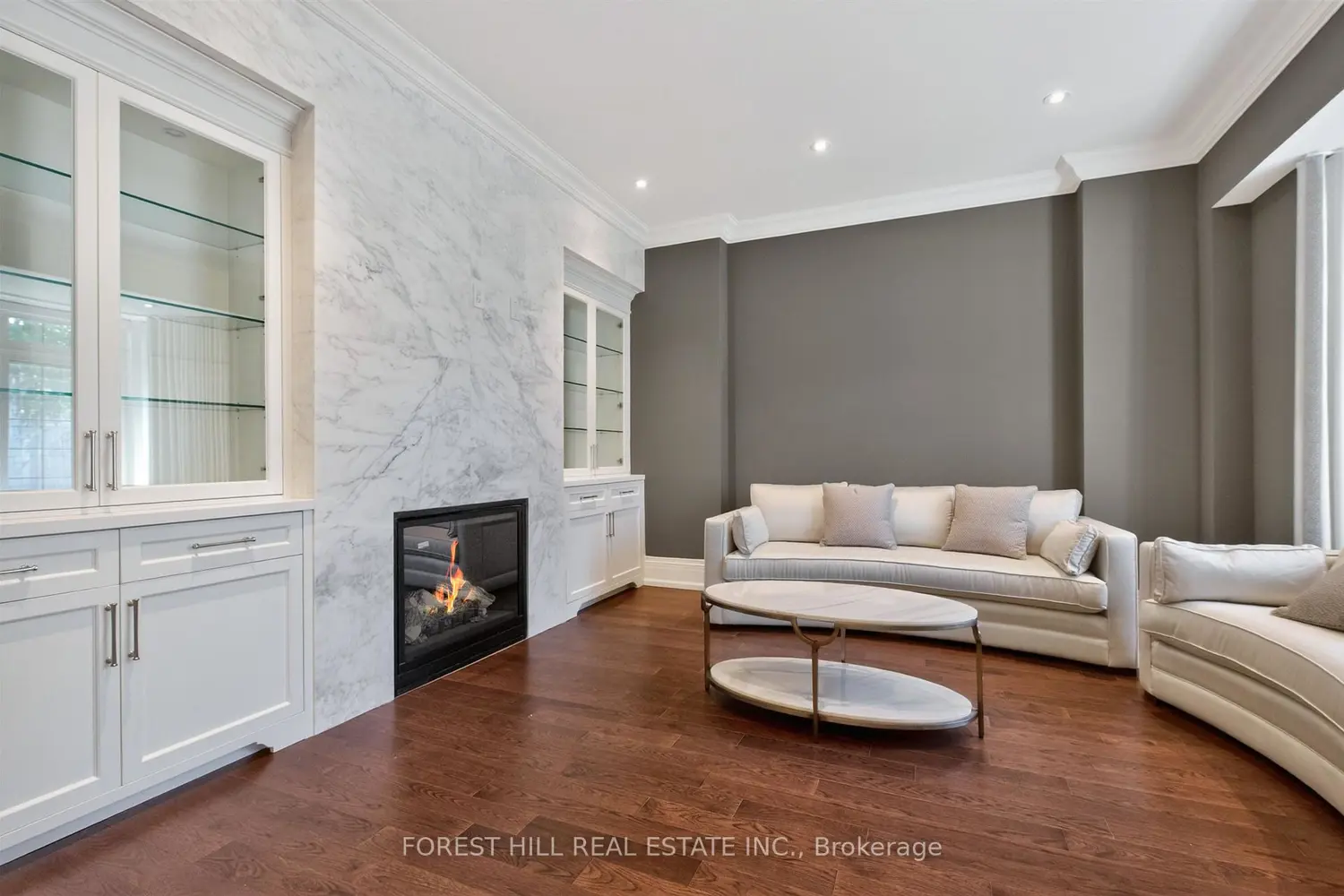 326 Lytton Boulevard photo 3