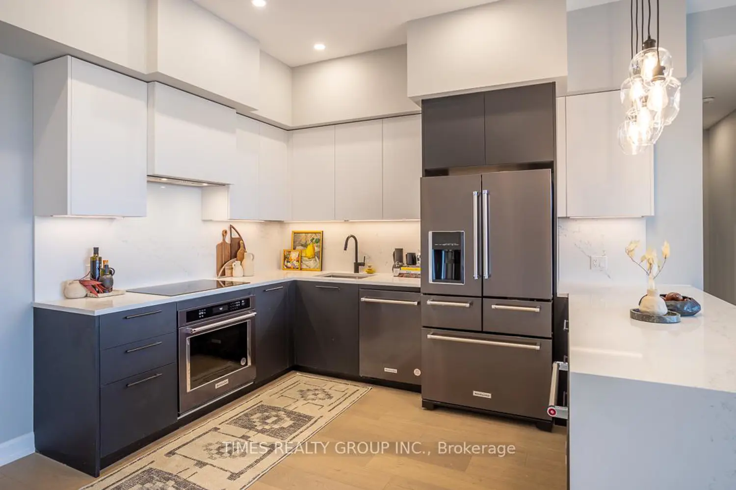 195 Hunter Street 903
