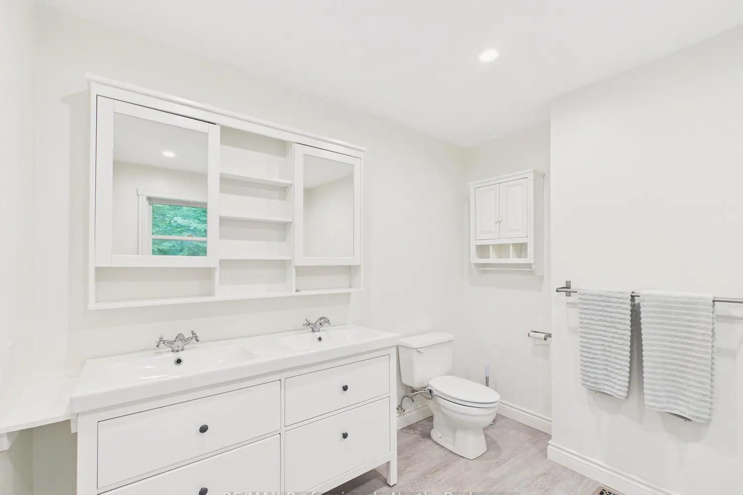 1130 Cedar Lane photo 5