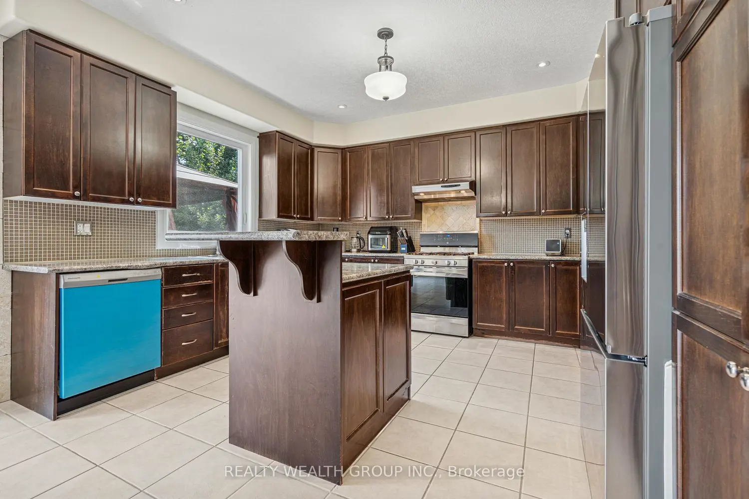 896 Booth Avenue photo 5