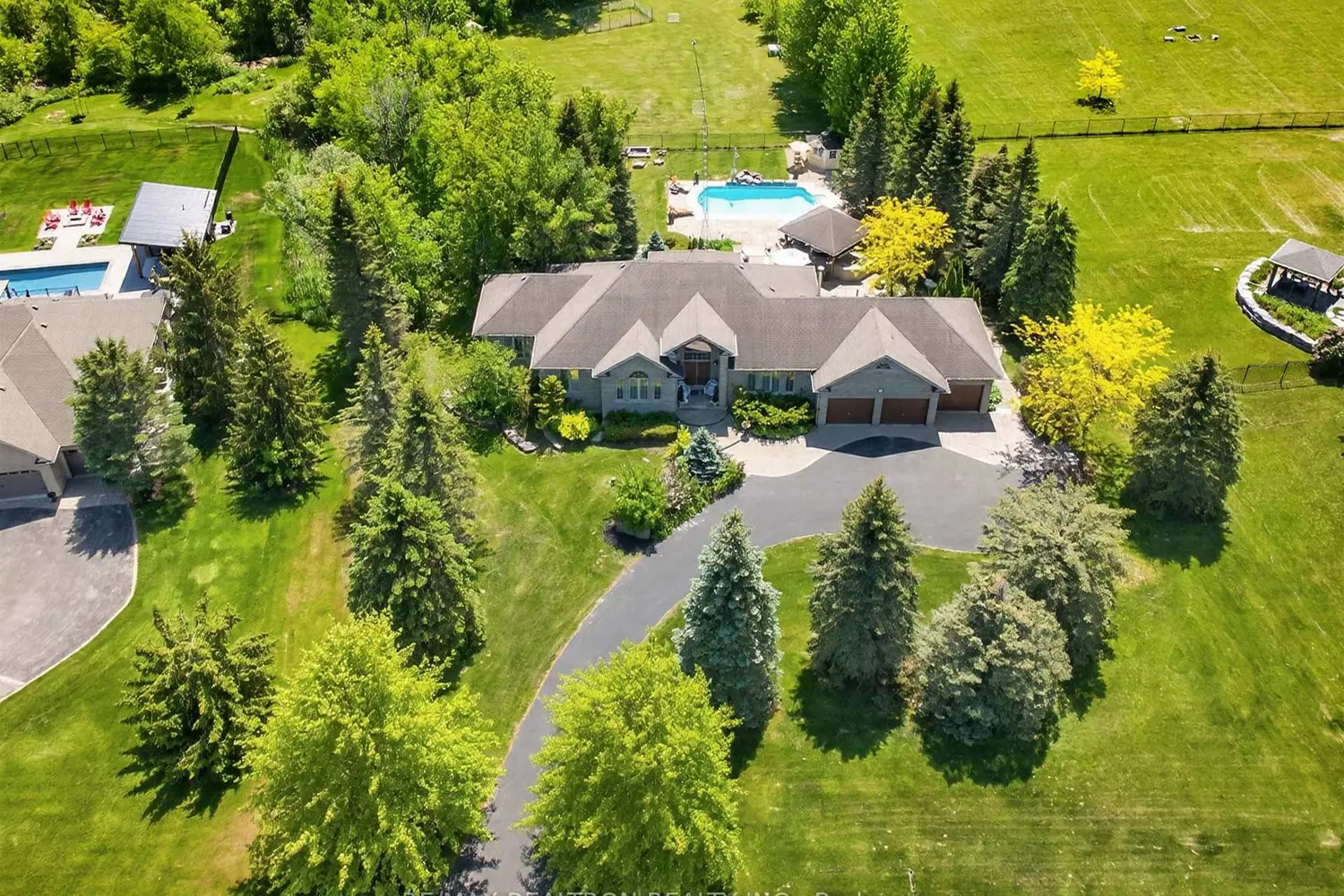 23 Fairbairn Gate photo 3