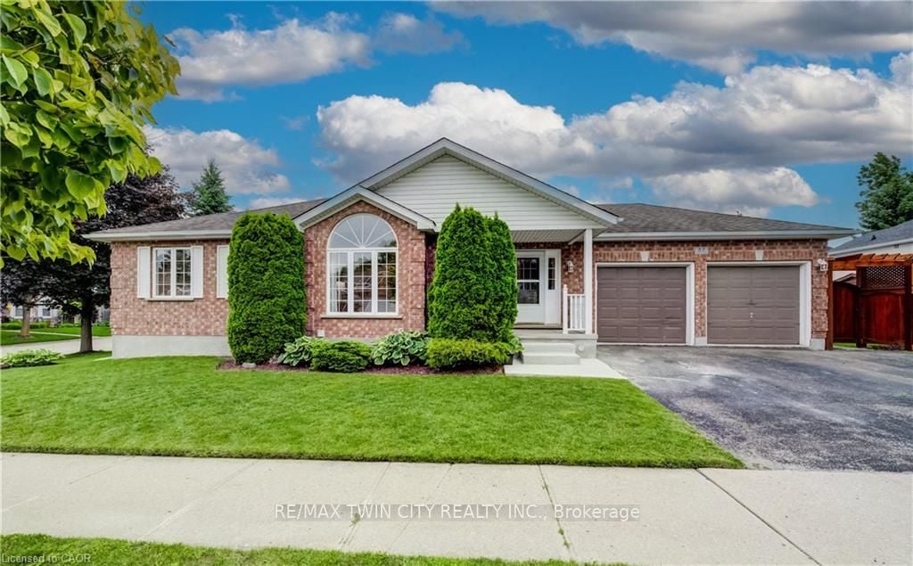 27 Chandos Drive, Kitchener, ON, N2A 3C2