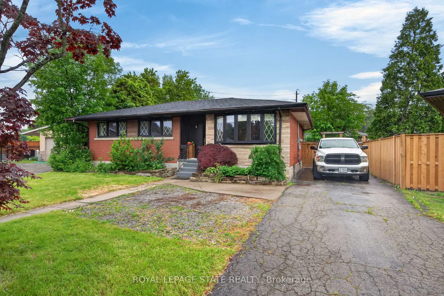 33 Kenwood Crescent photo 3