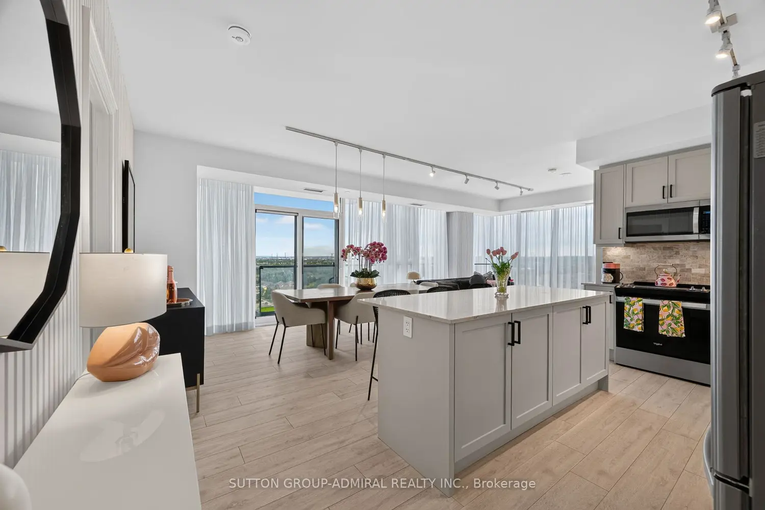 10 Gatineau Drive 1206W