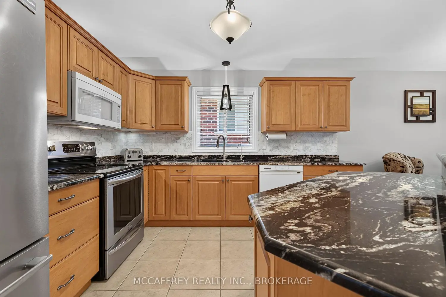 9 Hartwood Crescent photo 4