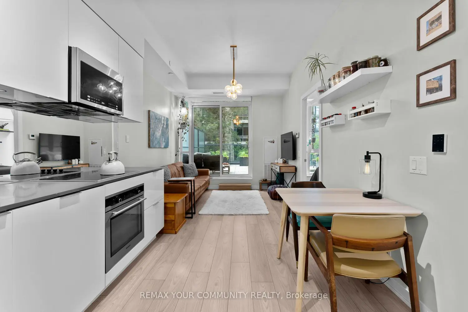 609 Avenue Road 201 photo 5