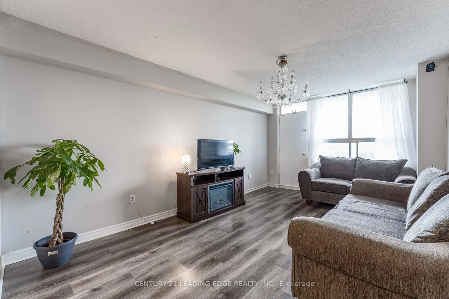 940 Caledonia Road 611 photo 3