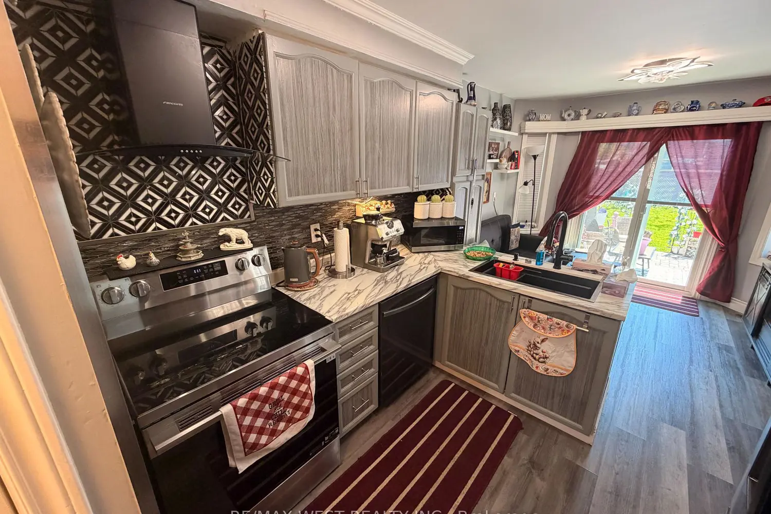 87 Athabaska Road photo 5