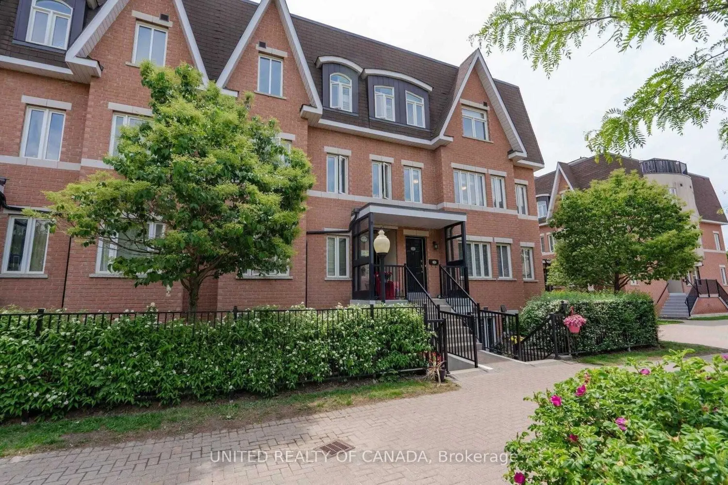 312 John Street 330