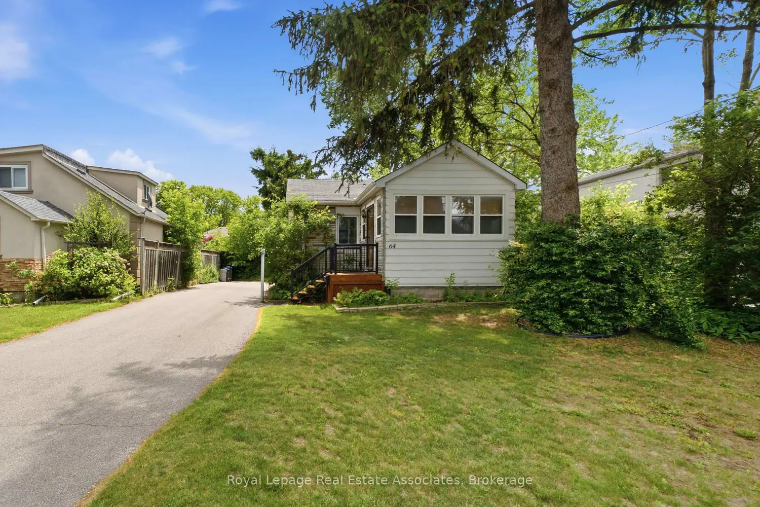 64 Eaglewood Boulevard photo 2