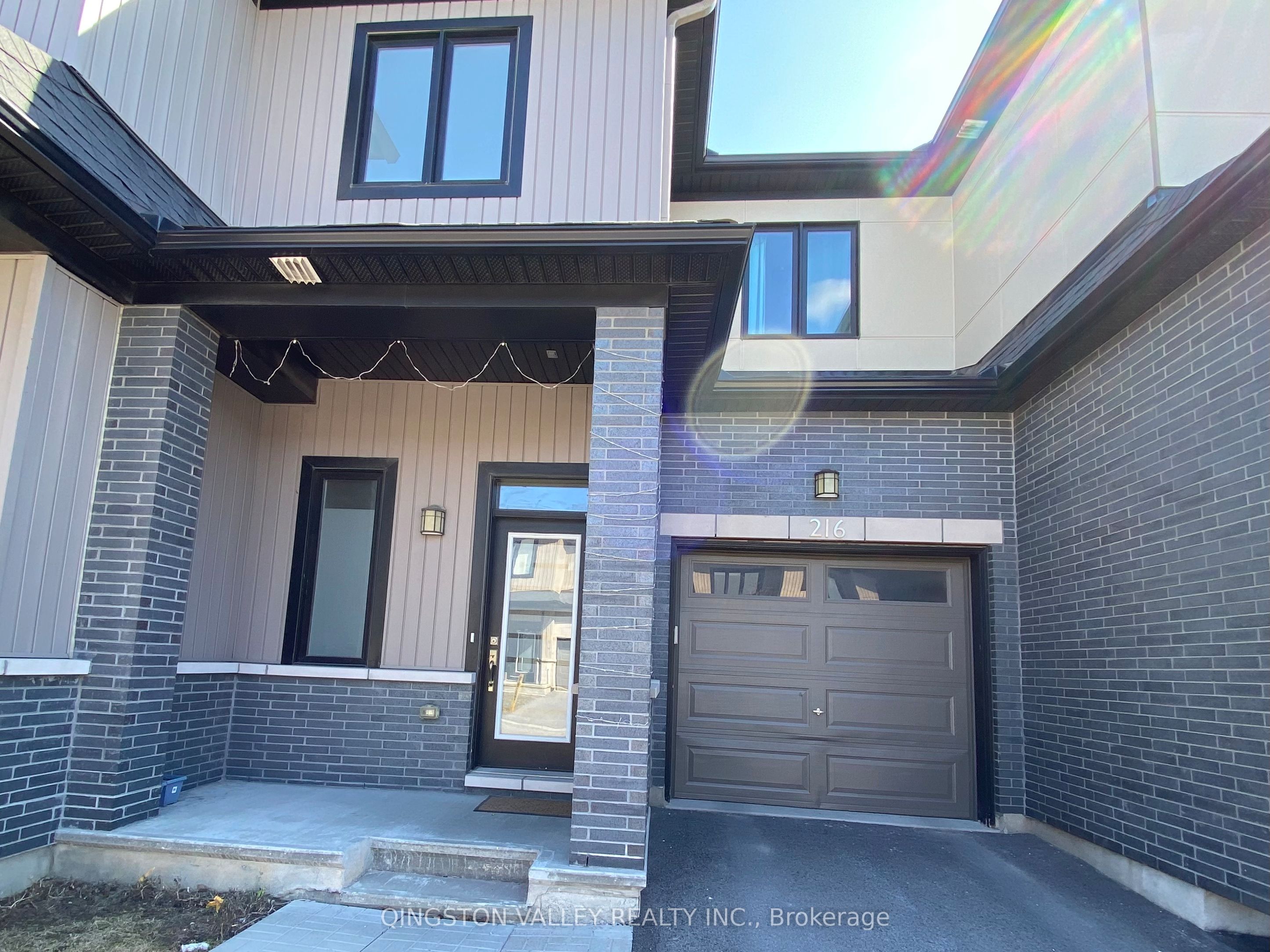 216 Don Brown Private, Ottawa, ON, K2M 0M6 photo 2