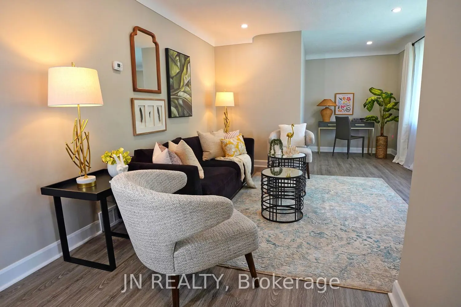 1100 Bruce Street photo 3