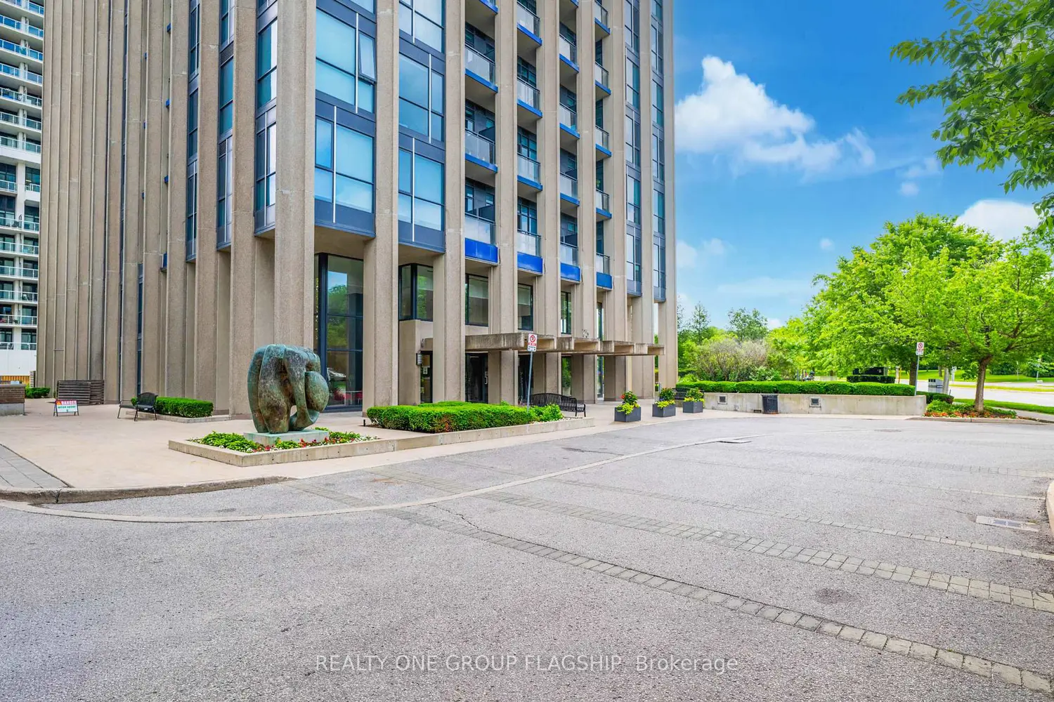 75 The Donway 103 photo 2