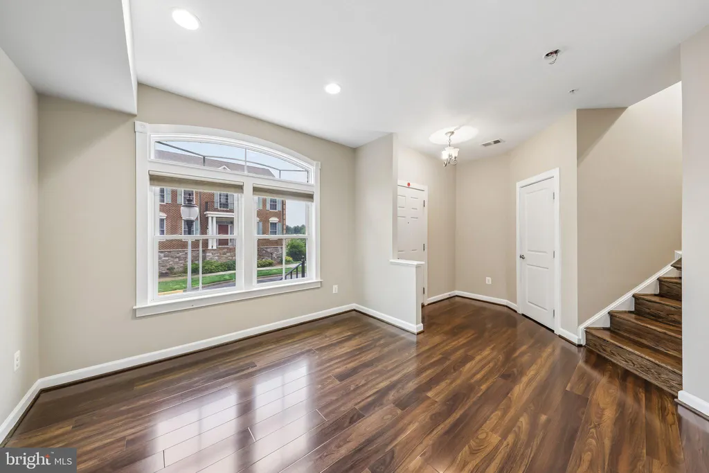 355 Parkview Avenue, Gaithersburg, MD 20878 photo 4
