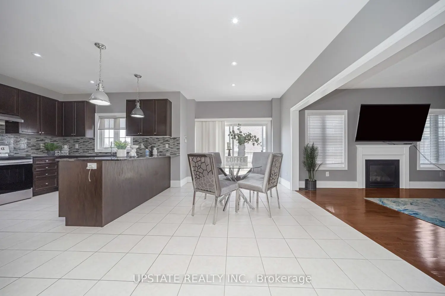 2 Beachville Circle photo 3
