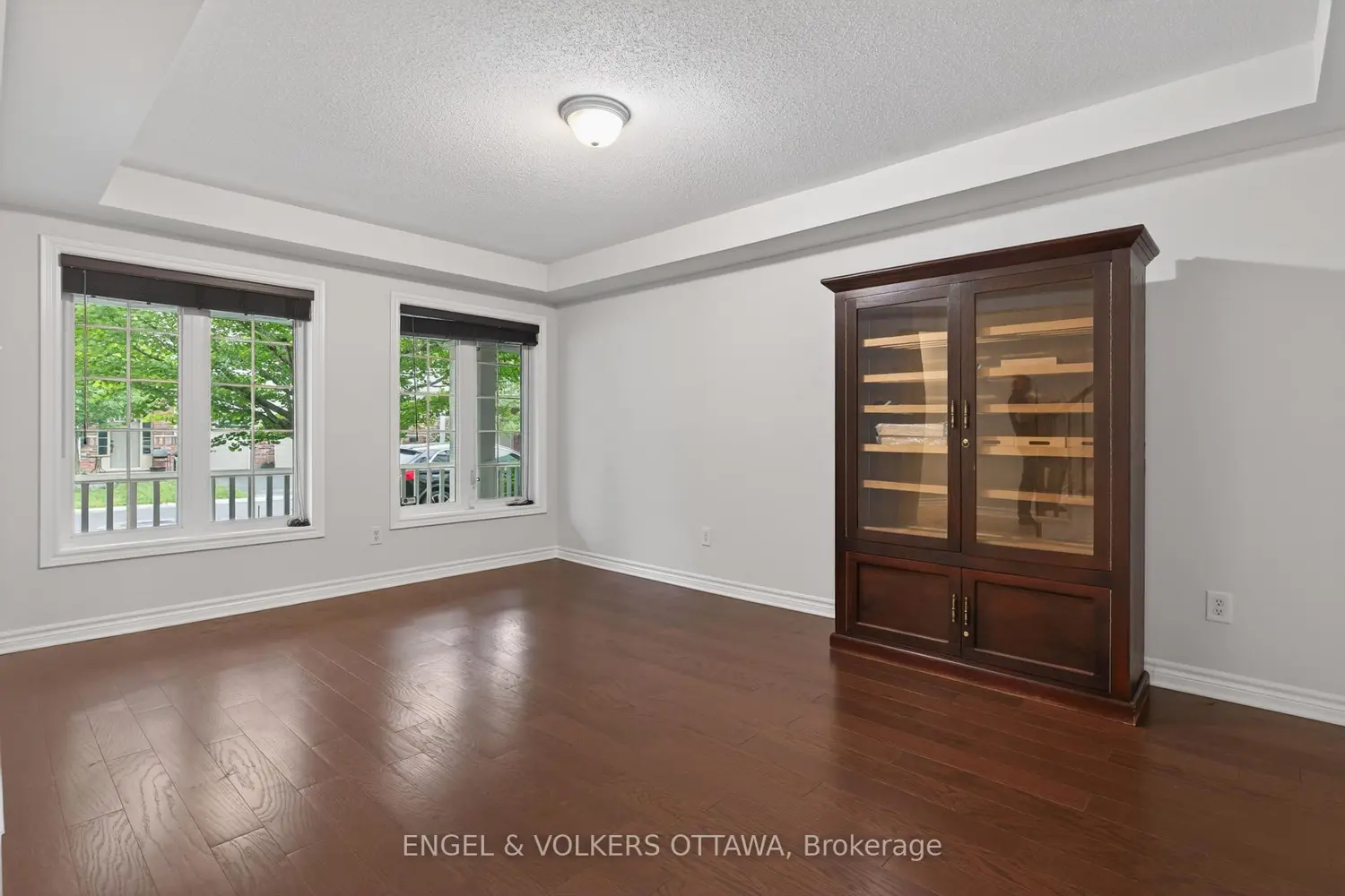 2043 Madrid Avenue photo 5