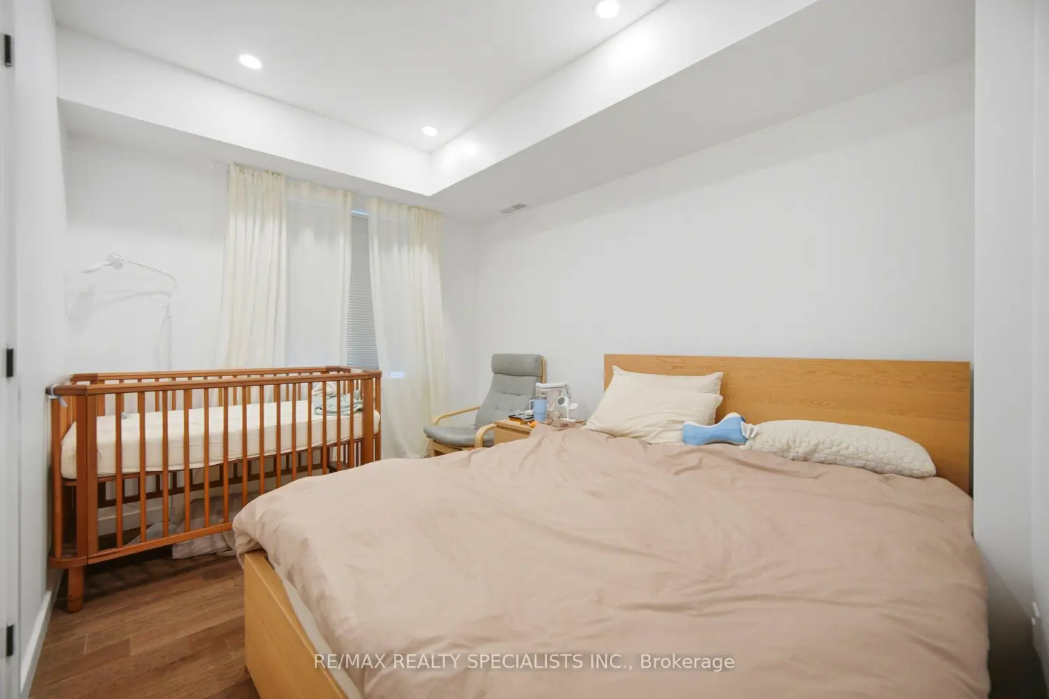 298 South Kingsway photo 4