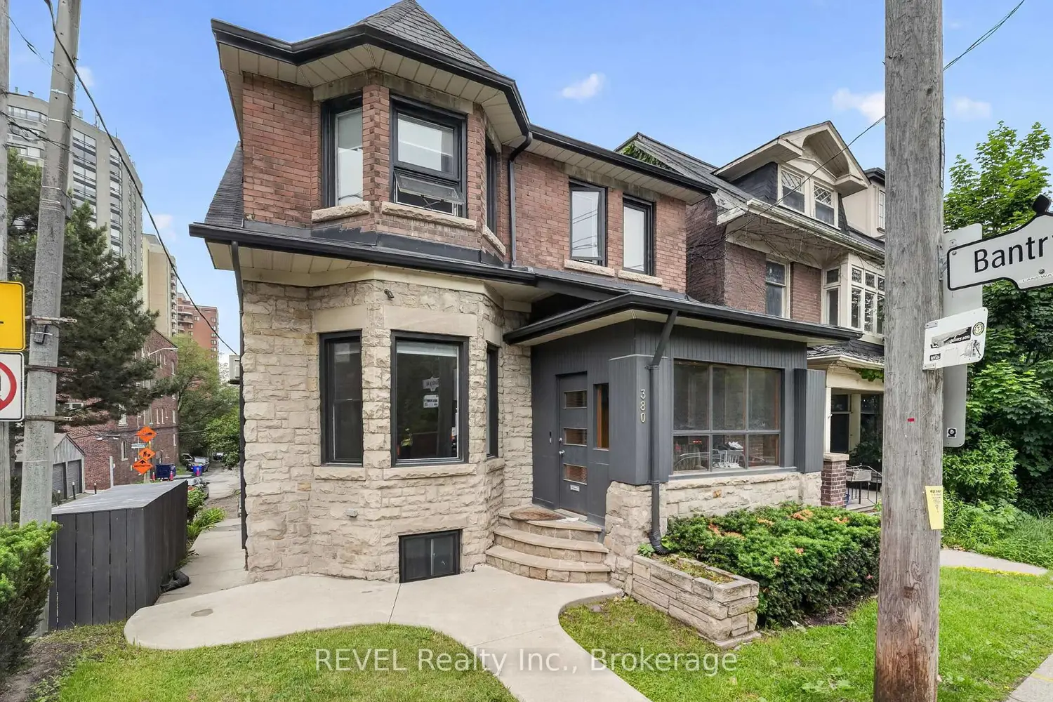 380 Spadina Road photo 2