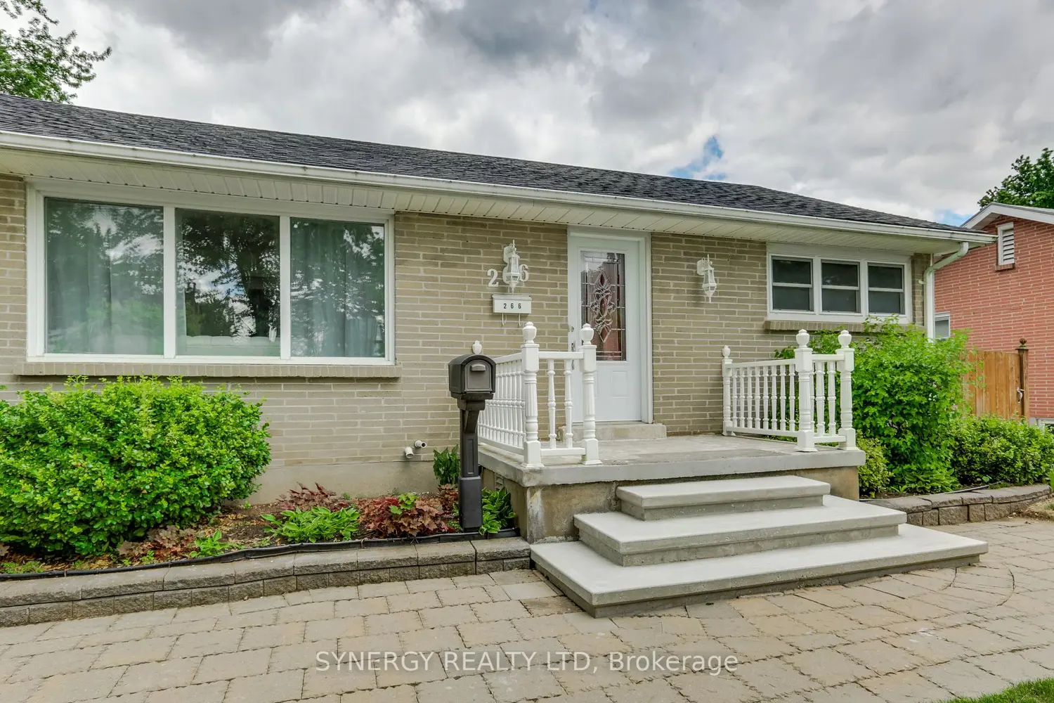 266 Adelaide Street photo 2