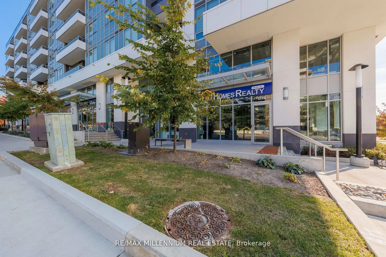 3121 Sheppard Avenue photo 3