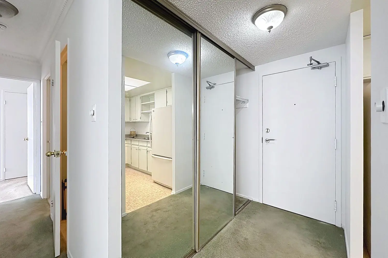 20 Dean Park Road 1103 photo 2