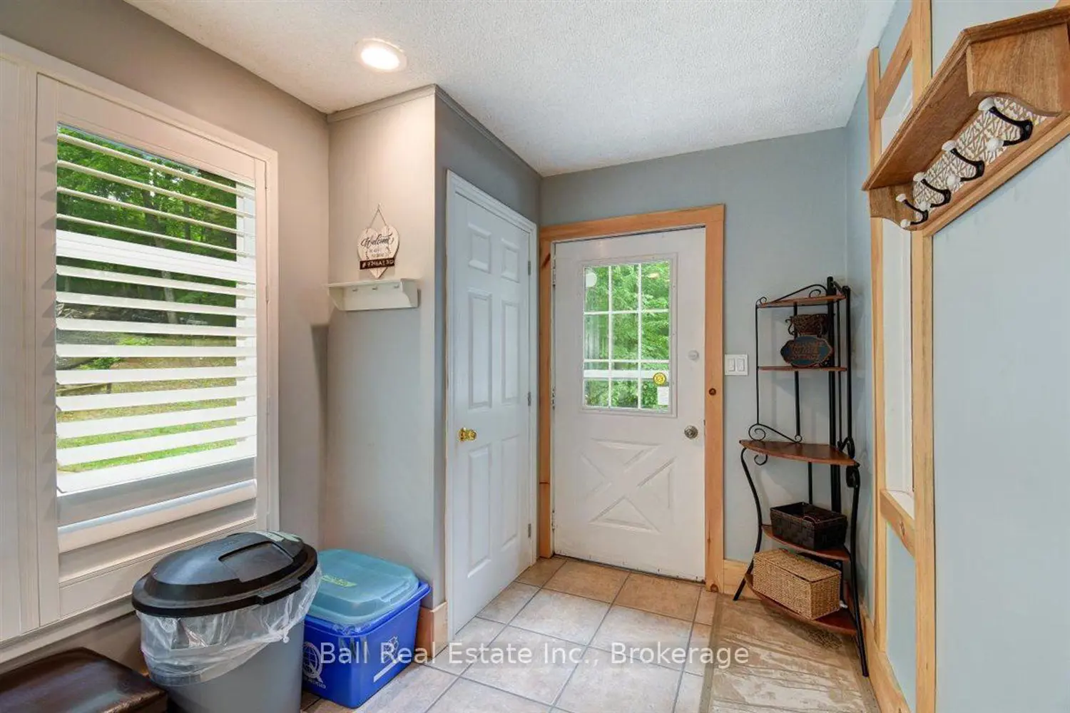 611 Skene Road photo 2