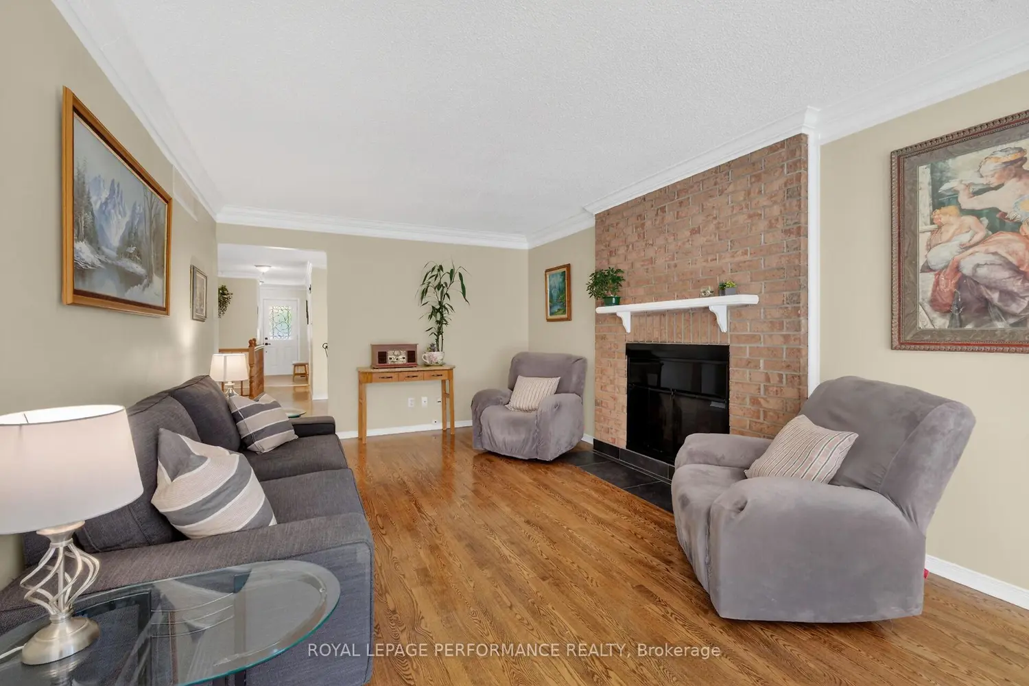 569 Princess Louise Drive photo 2