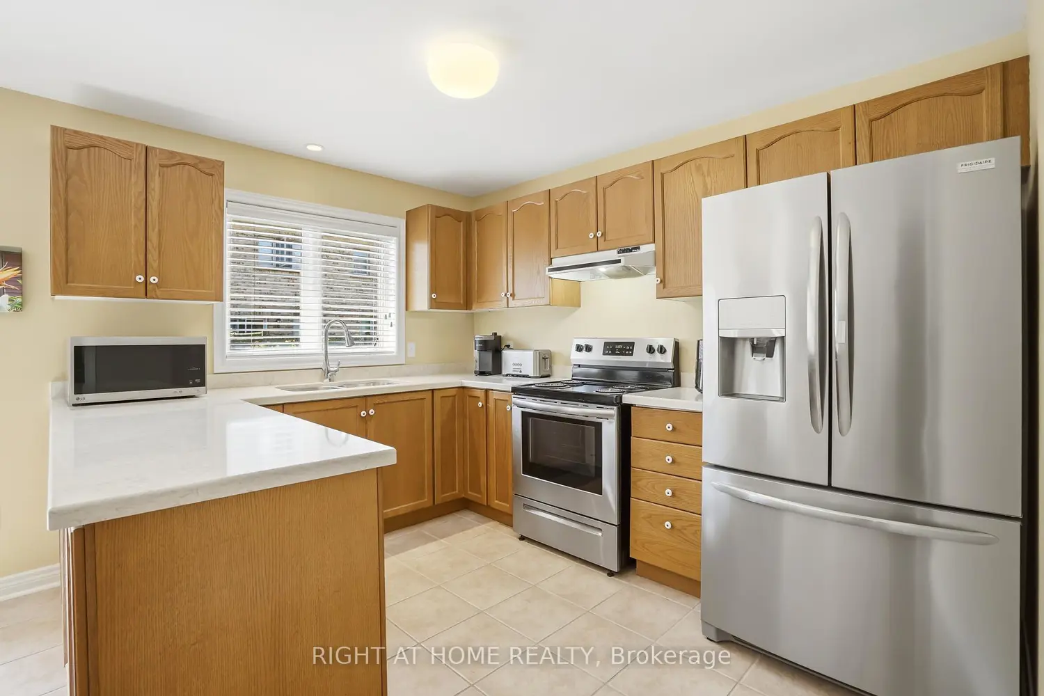 33 Stevens Drive photo 4