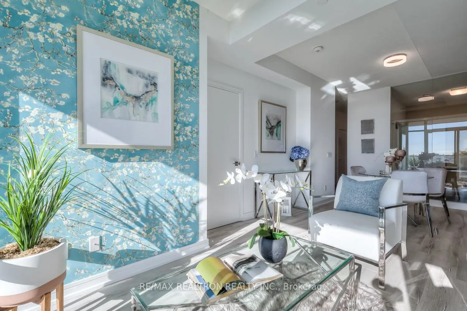 621 Sheppard Avenue 628 photo 4
