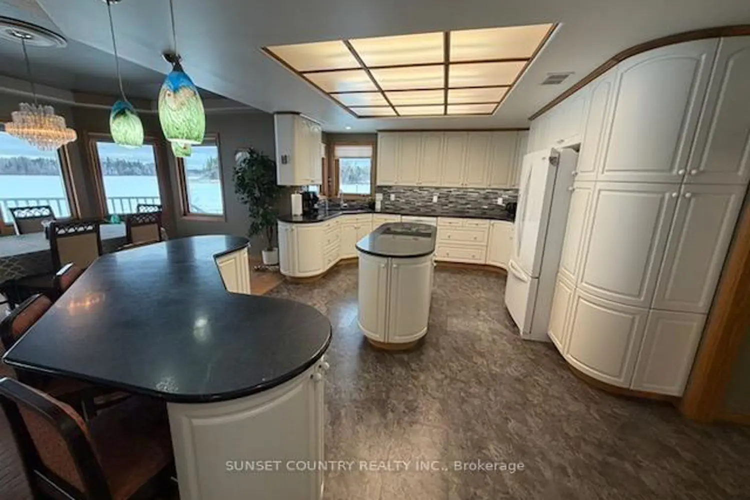 92 Edgewater Drive photo 4