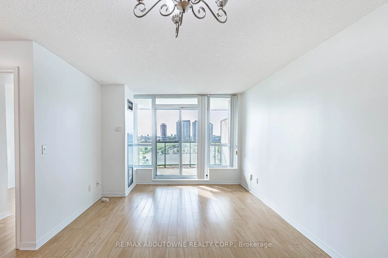 2585 Erin Centre Boulevard 1102 photo 5