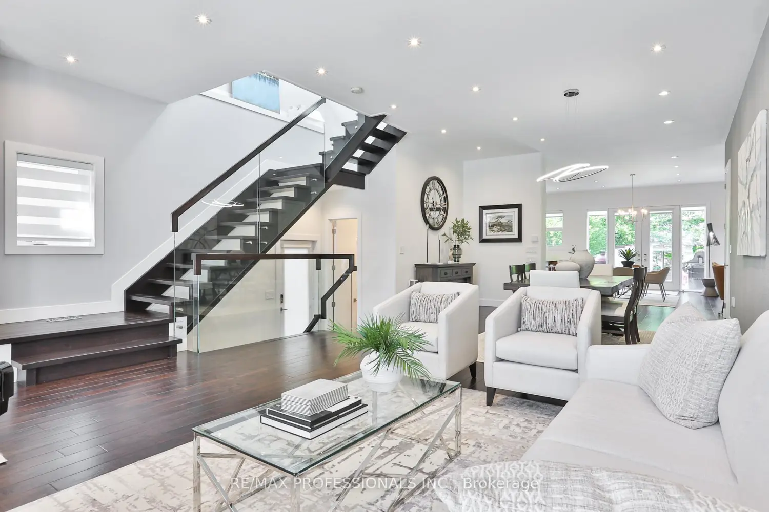 54 Renown Road photo 2
