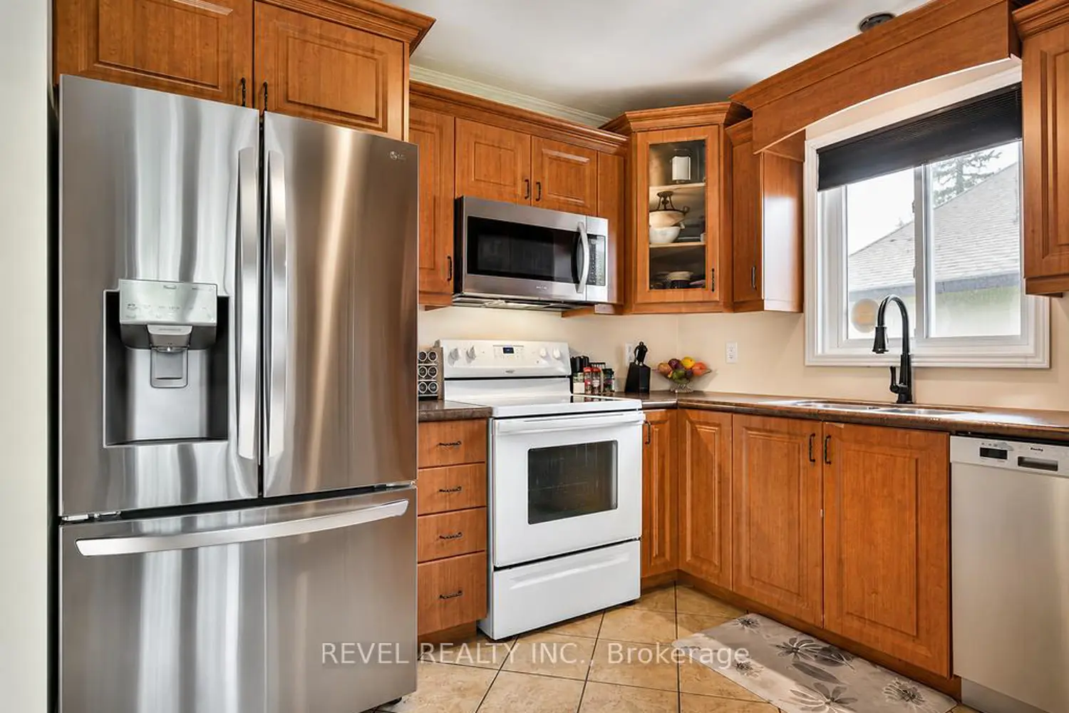 284 Joseph Street photo 5