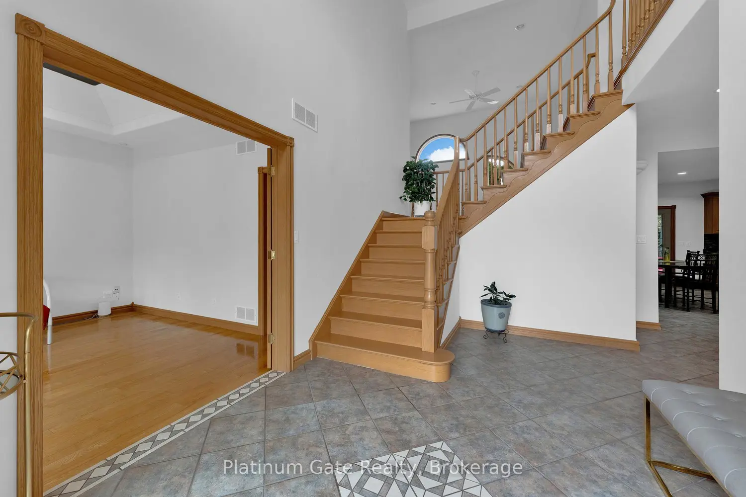 150 Seymour Crescent photo 3