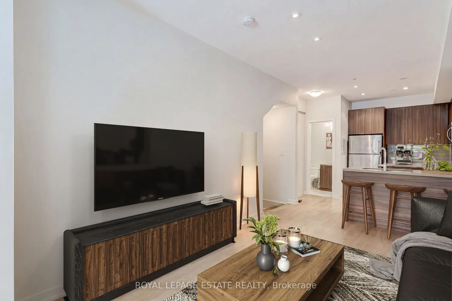 140 Broadview Avenue 32 photo 3