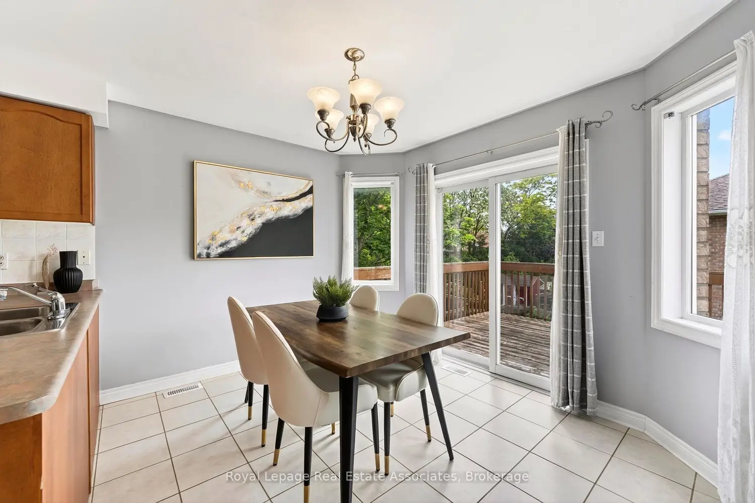 34 Bloom Crescent photo 4