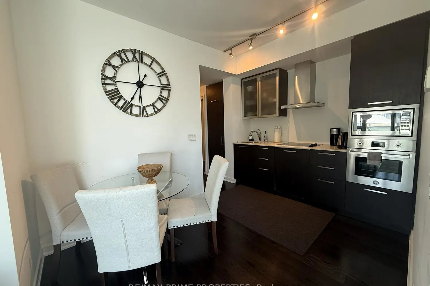 14 York Street 1605 photo 5