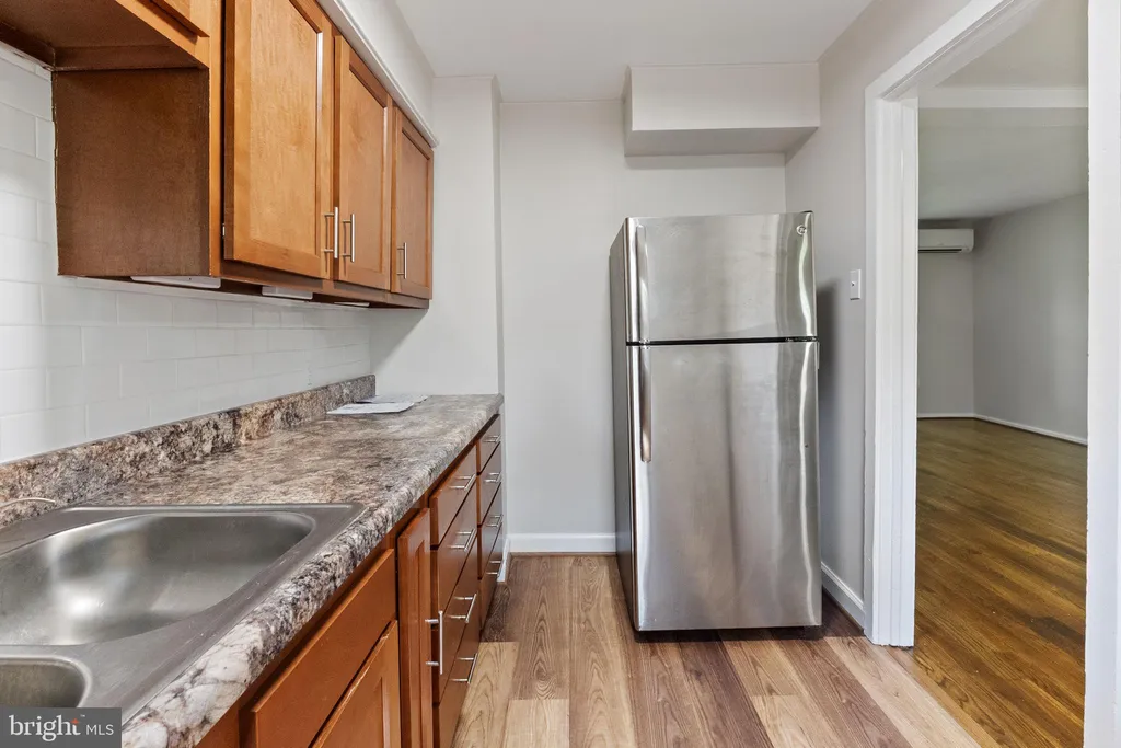 20 Hillside Rd, Greenbelt, MD 20770 photo 3