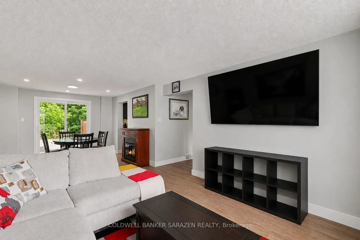 34 Downsview Crescent photo 5