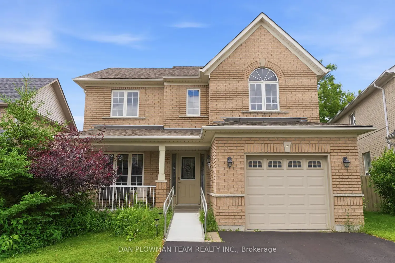 229 Huntington Crescent