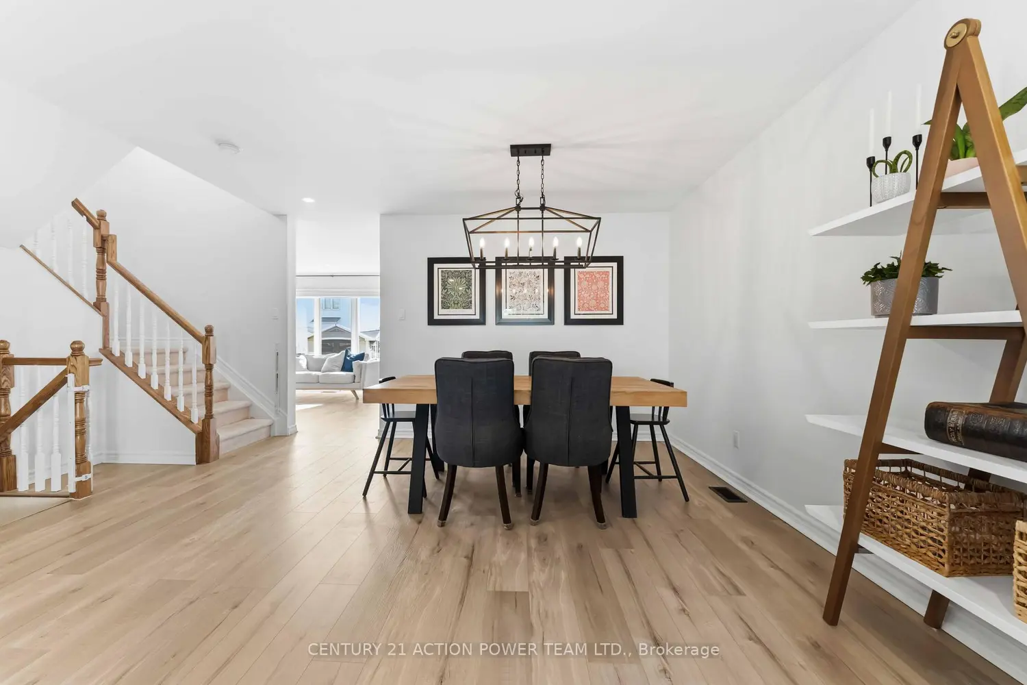 305 Sarabella Street photo 4