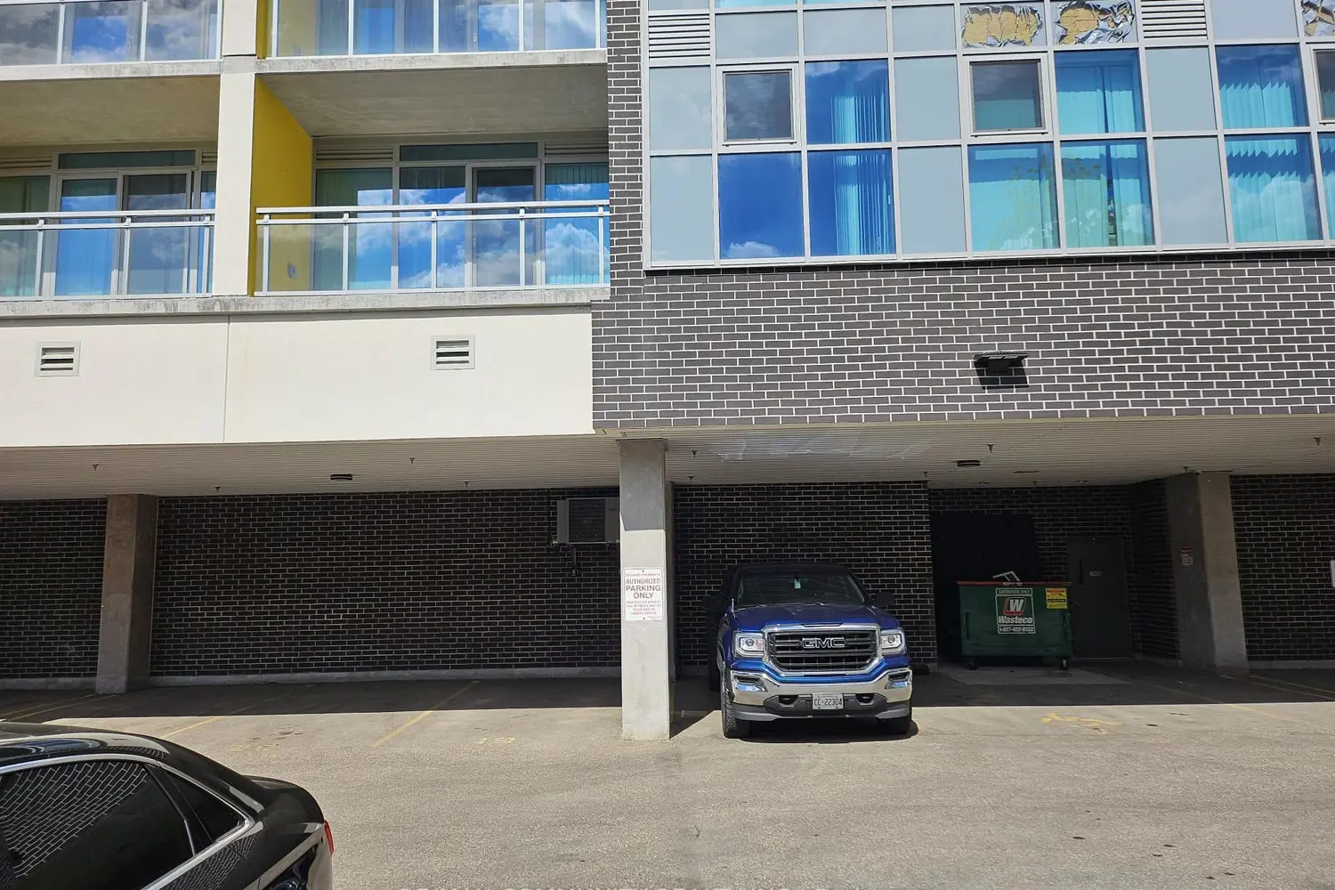 257 Hemlock Street photo 2