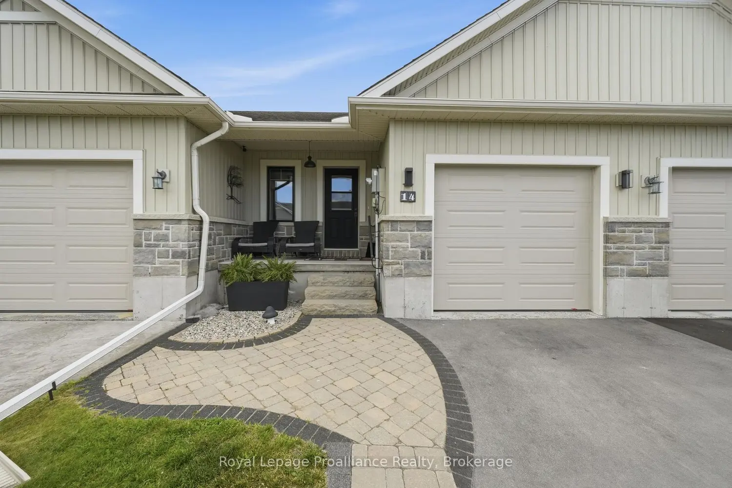 14 Chinook Street photo 2
