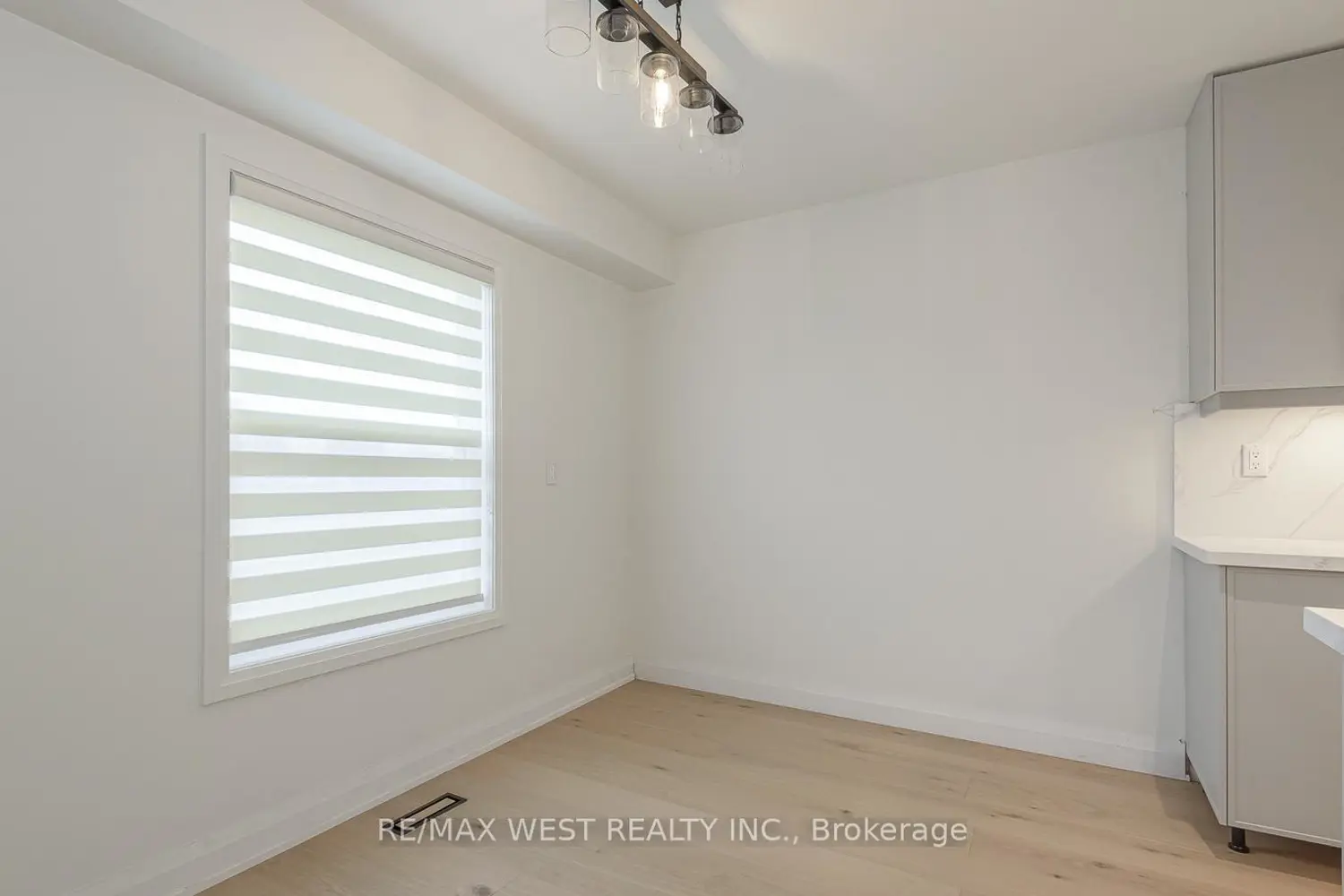 900 Central Park Drive 67 photo 2